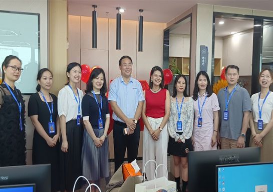 ǿǿ���ϣ����϶����������޹�˾��ʽ����